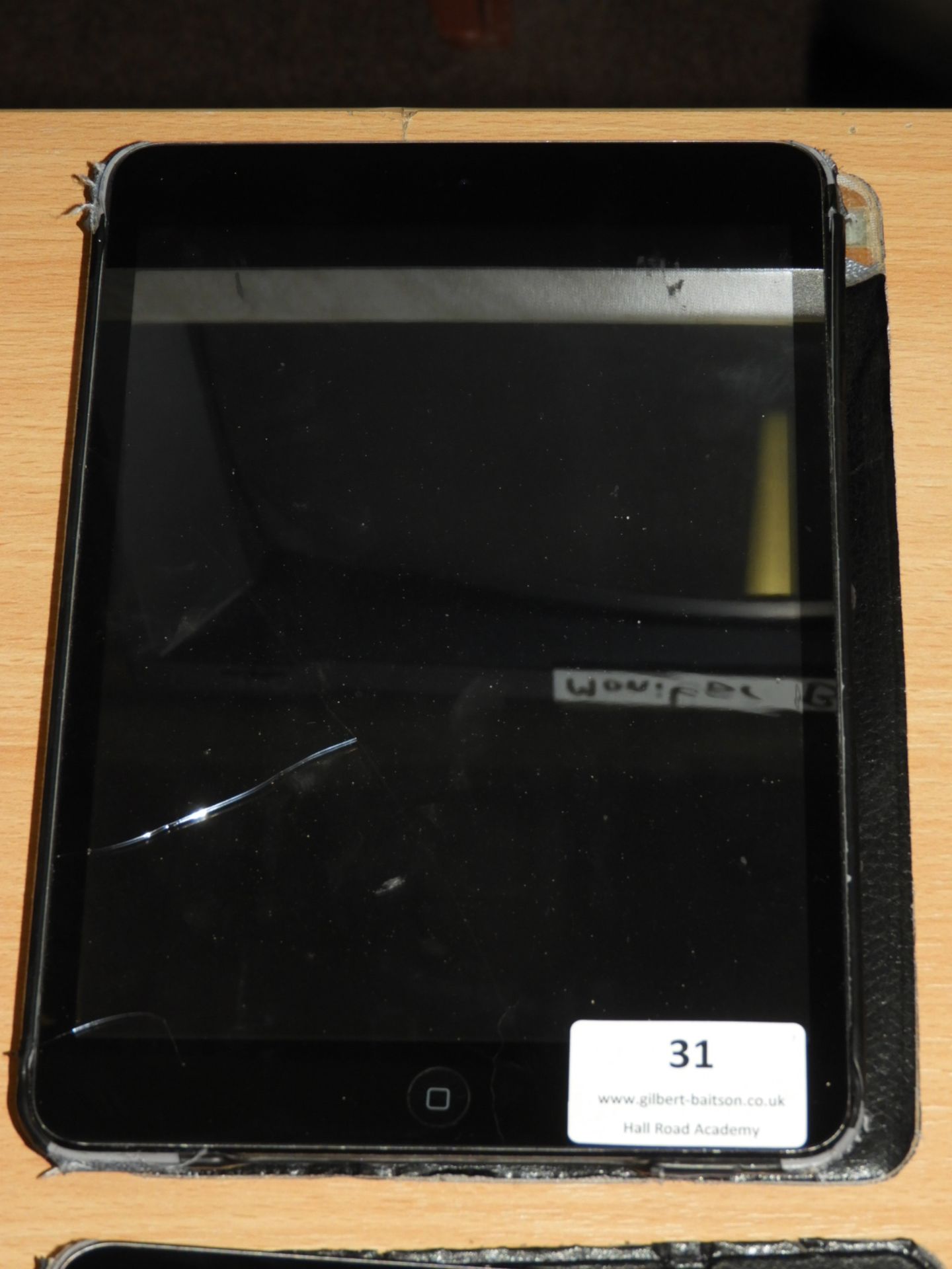 *Apple iPad Model:A1432 in Case (Cracked Screen)