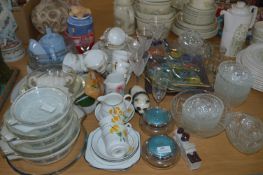 Very Large Quantity of Glassware, Pyrex Dishes, Po