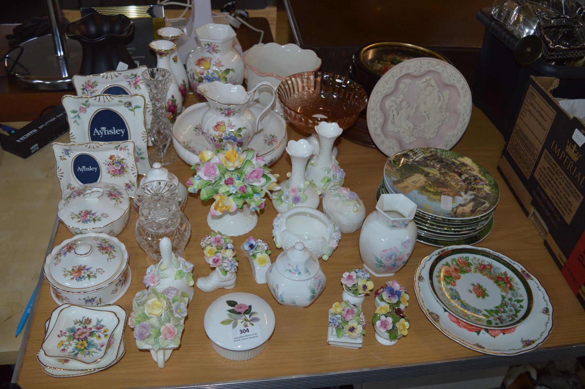 Table Top of Pottery Items including Aynsley Photo