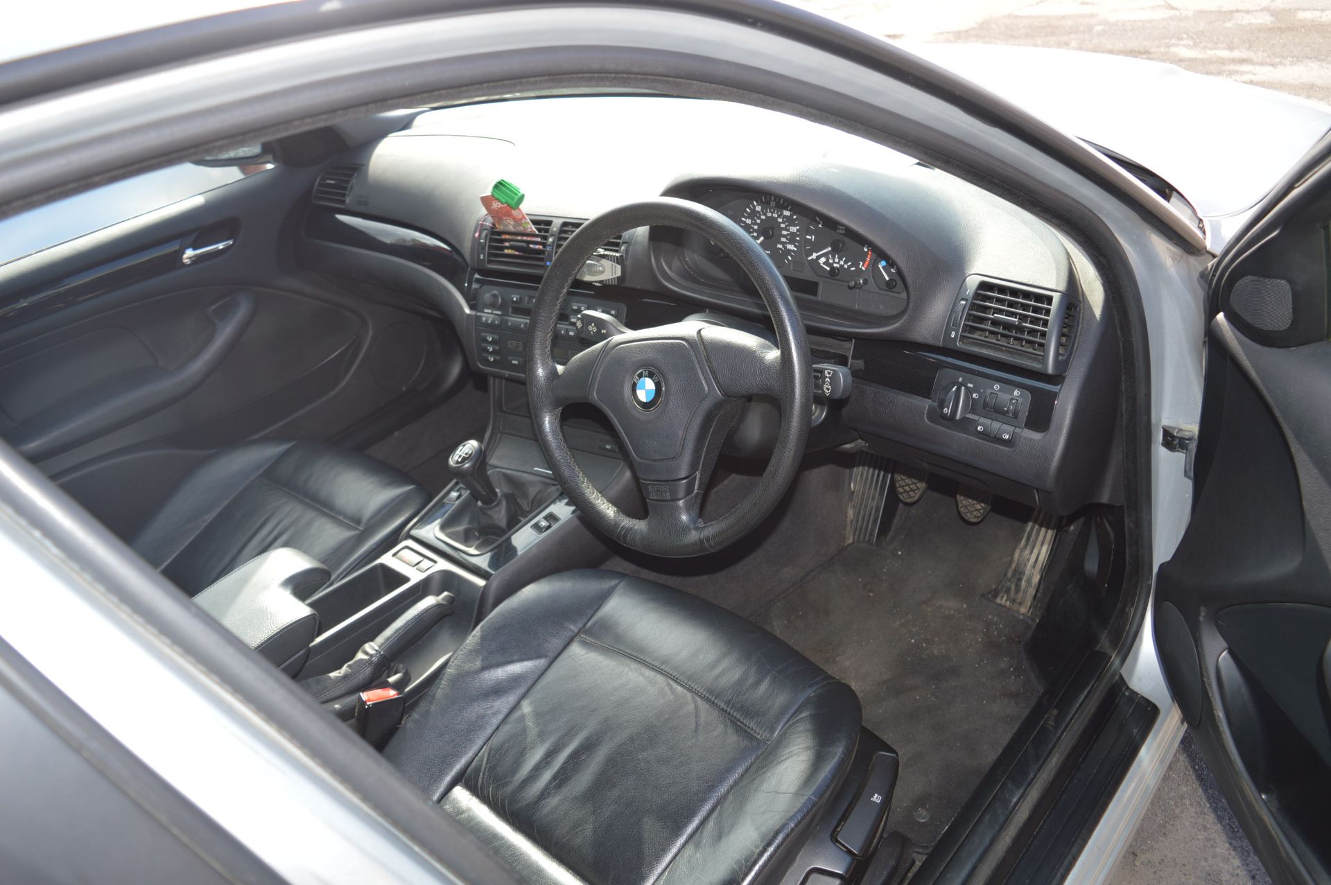 BMW 316i Reg:W448MGM, Mileage:50800 (Two Owners fr - Image 4 of 5