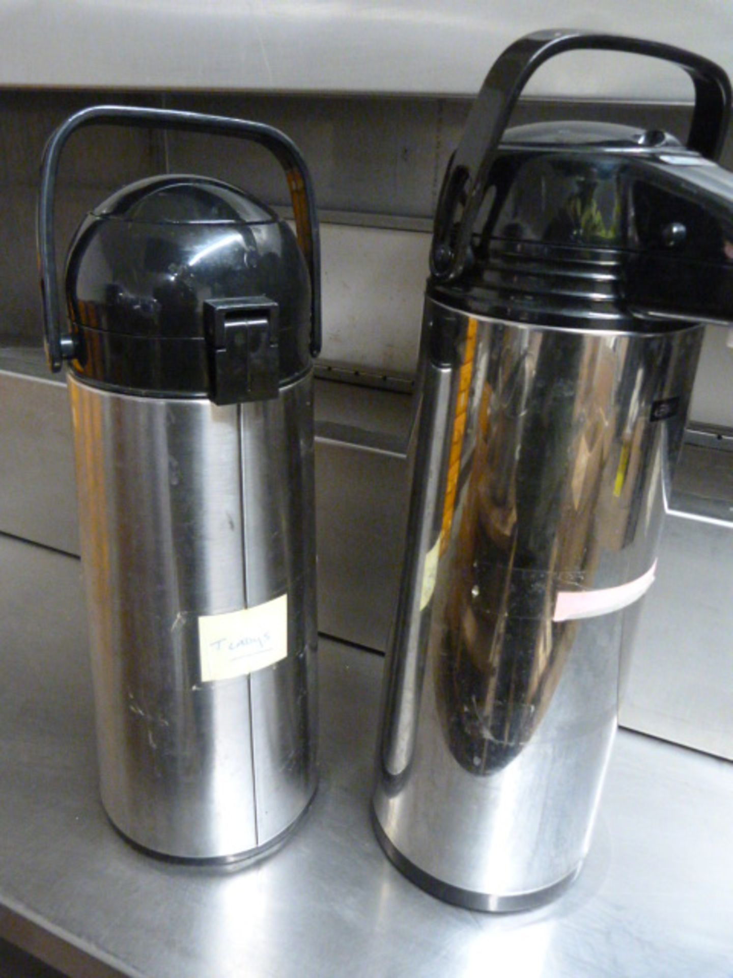 *Two Vacuum Drinks Dispensers