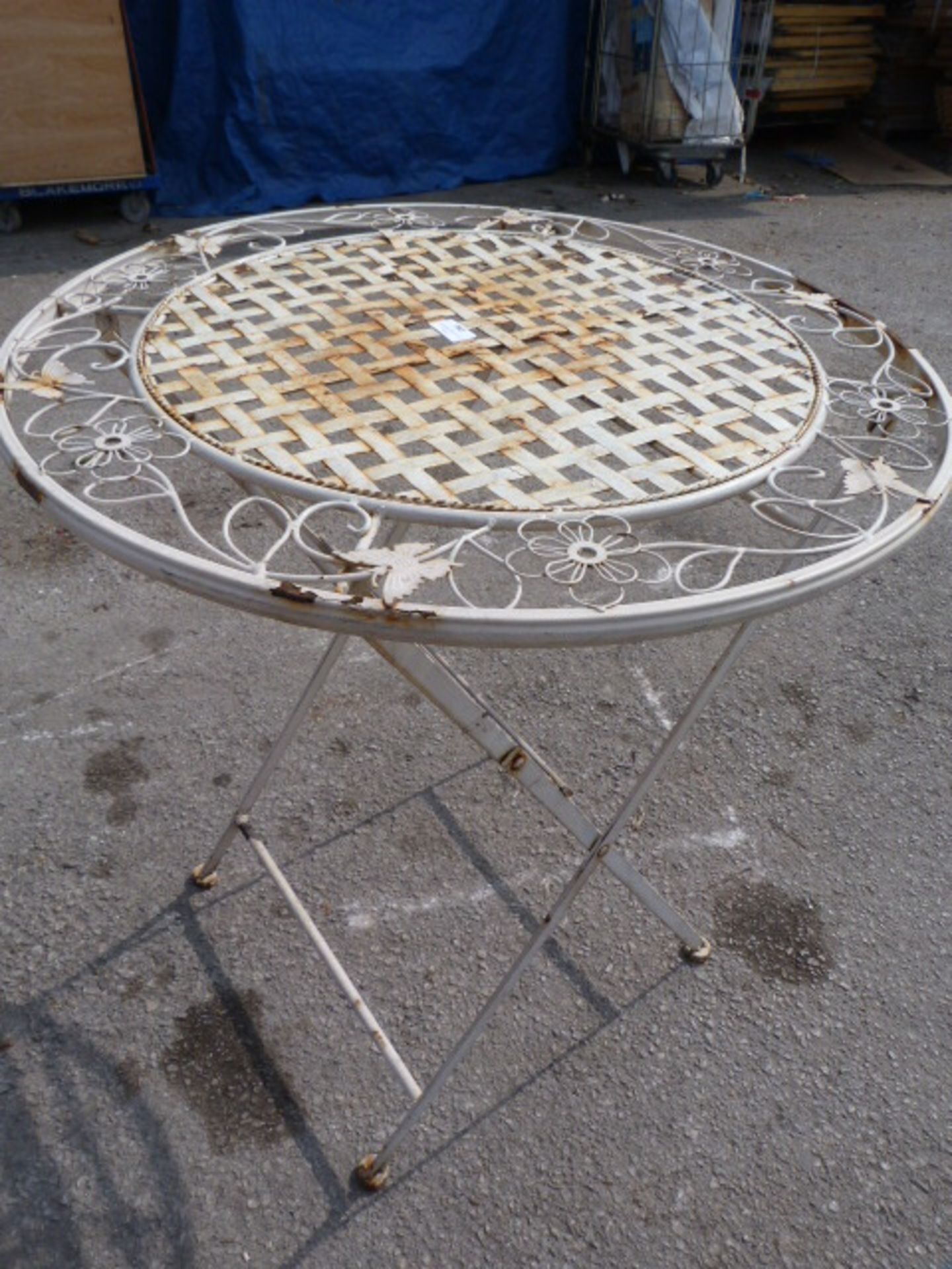 *Metal Garden Table