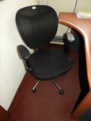 *Contemporary Style Office Chair with Mesh Back