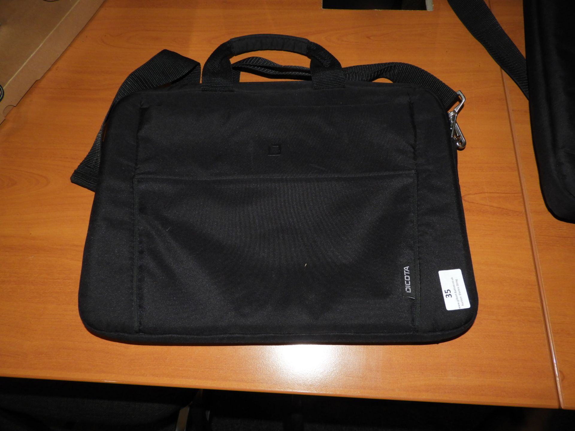 *Dicota Laptop Carry Case