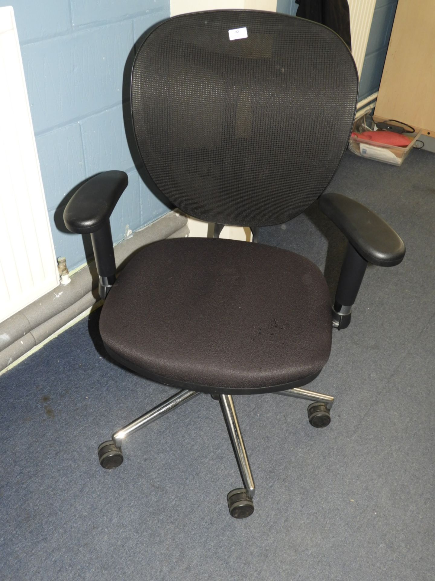 *Mesh Back Contemporary Style Office Chair