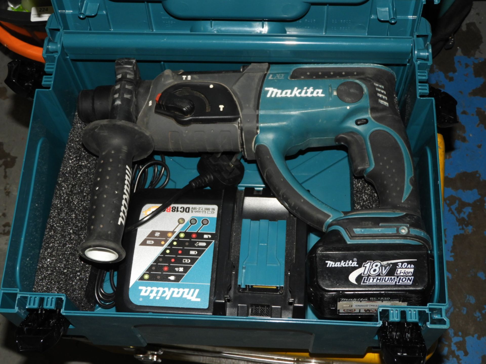 *Makita DHR202 18v Cordless Rotary Hammer Drill wi