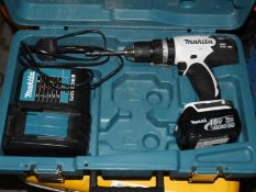 *Makita 18v Cordless Drill with Charger and Carry
