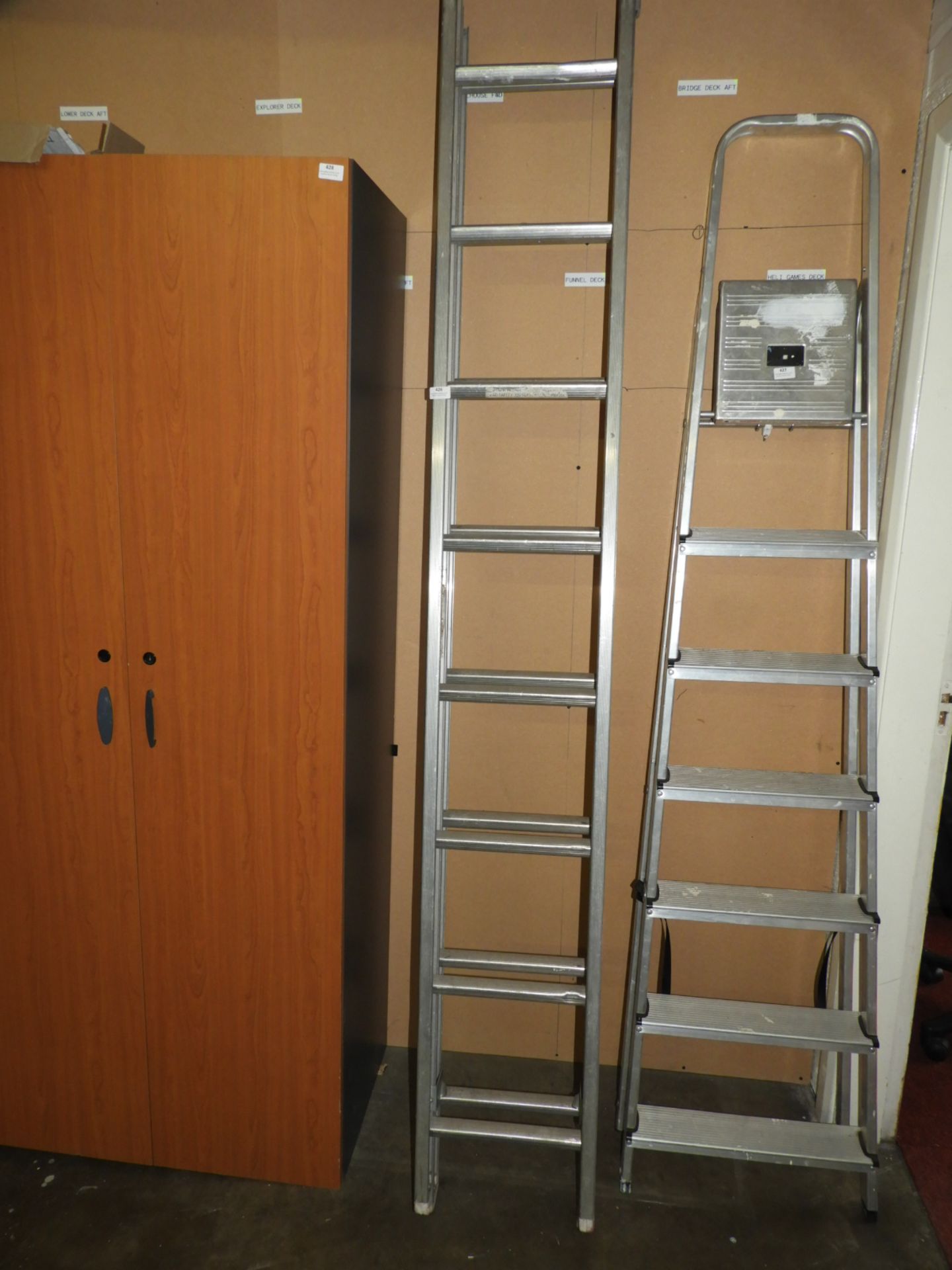 *Aluminium Double Extending Sixteen Ladder