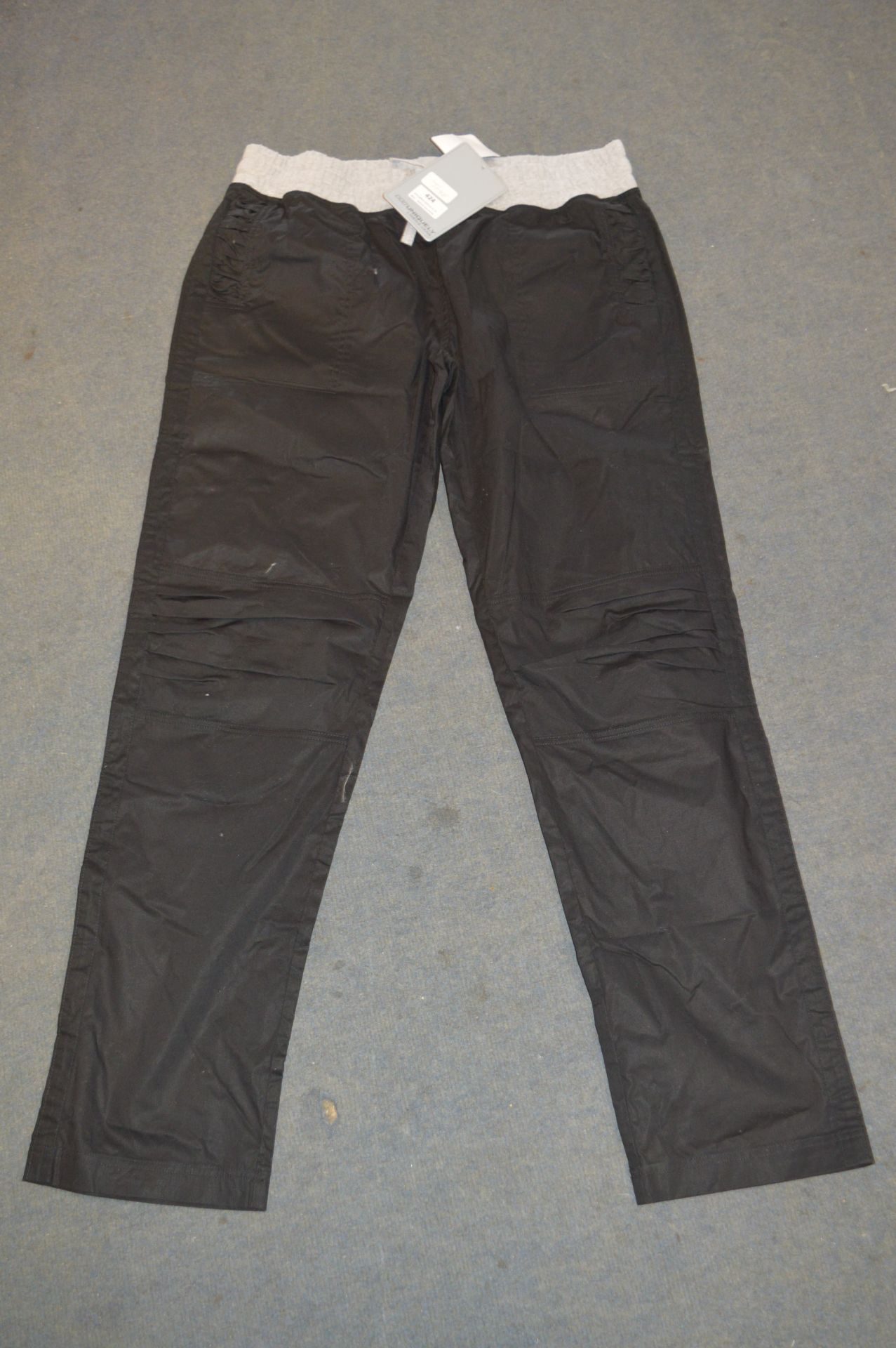 *Pair of Lorna Jane Black Trousers Size:L Skinny