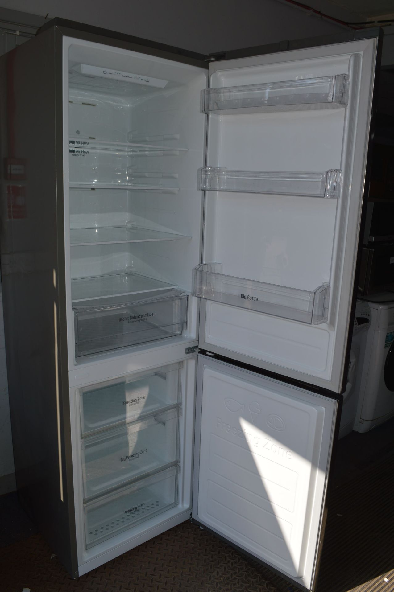 *LG Chrome Finished Frost Free Fridge Freezer - Image 2 of 2