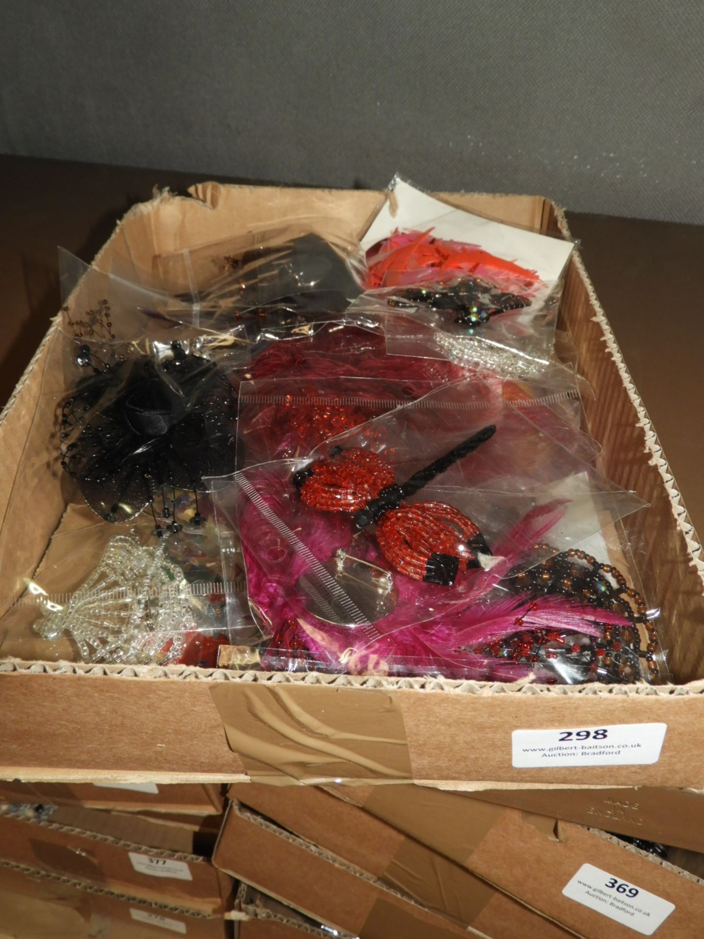Box Containing 20 Decorative Brooches