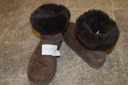 *Ugg Classic Short Boots Size:6.5