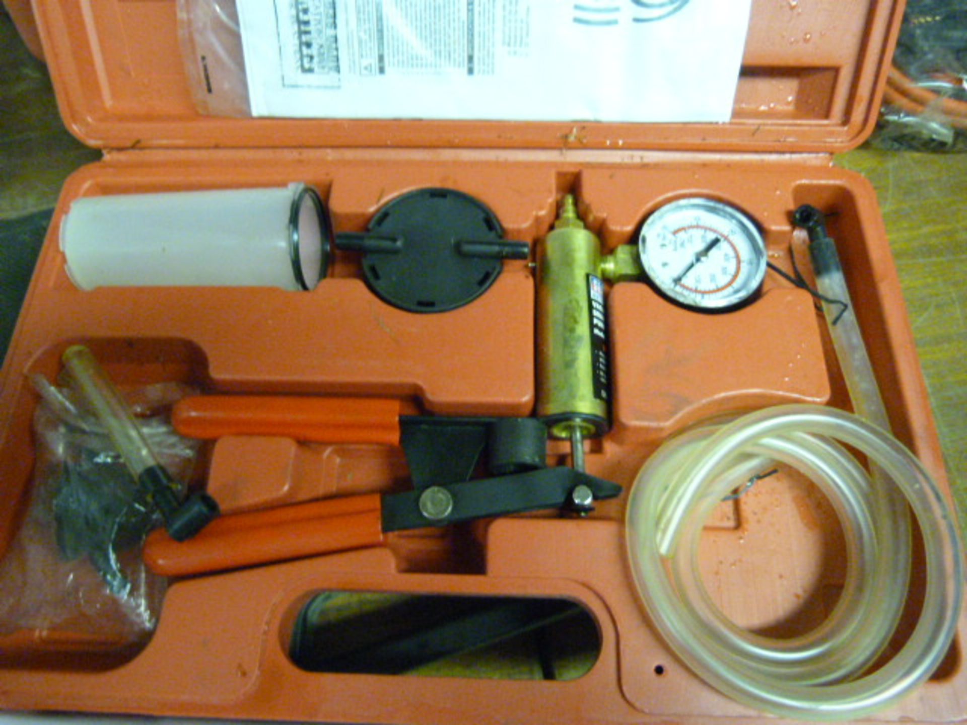 Sealey Vacuum Tester and Brake Bleeding Kit