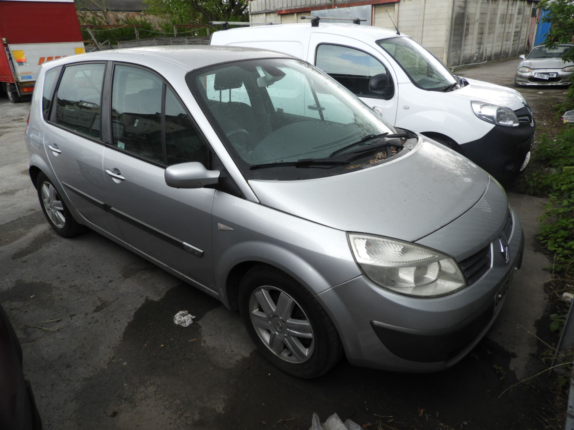 Renault Scenic 2005 (Automatic), Reg:GU05 YPH, MOT: Expired 31 Jan 2019,