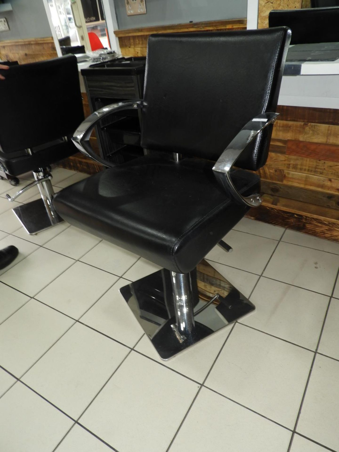 Gas Lift Stylists Chair