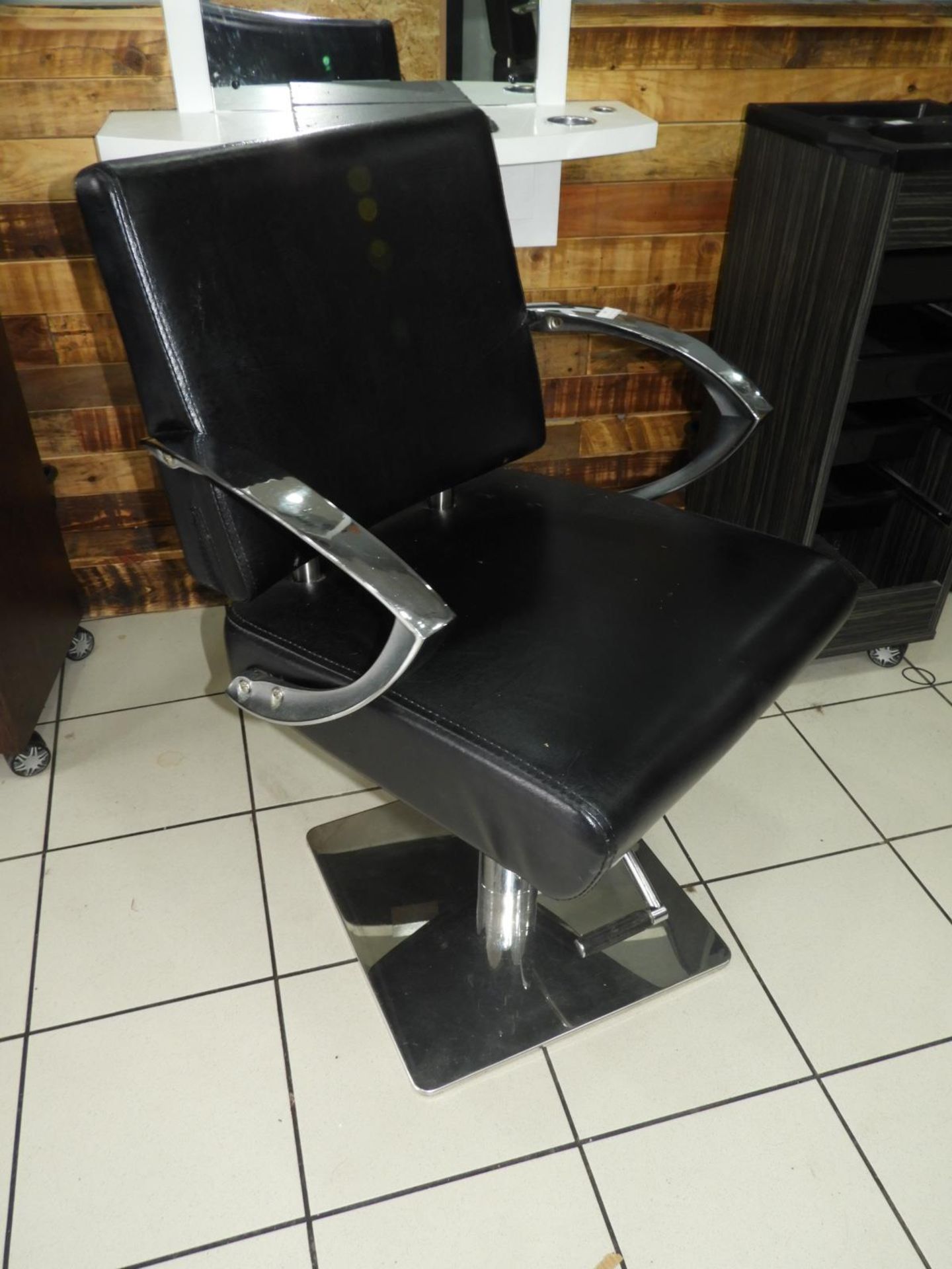 Gas Lift Stylists Chair