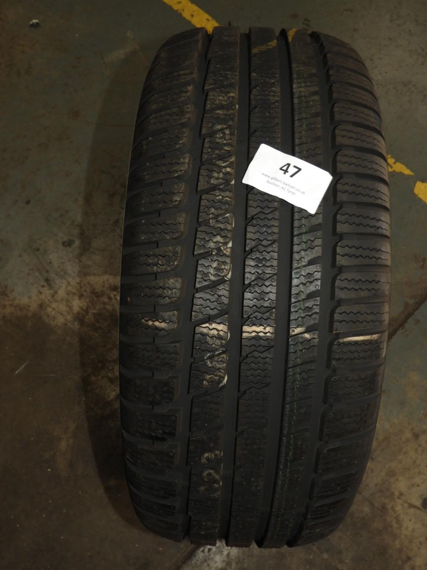 *Kumho 225/50R16 Snow Tyre