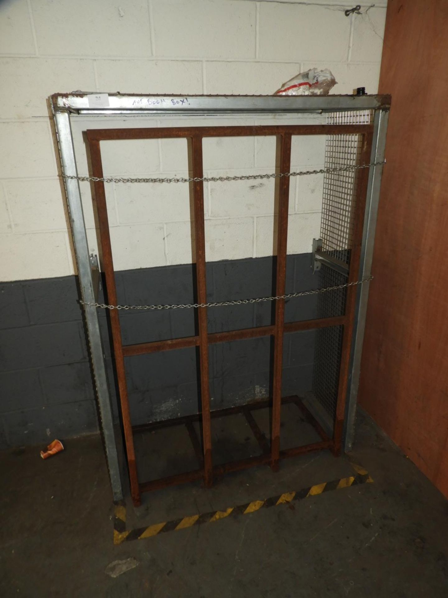 *Gas Bottle Storage Cage