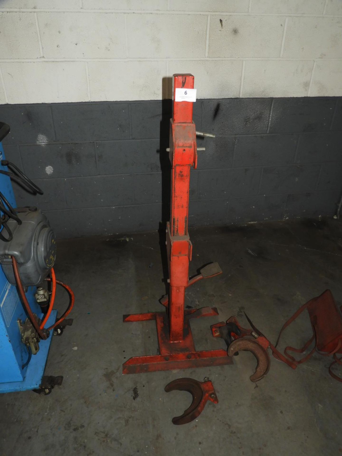 *Hydraulic Spring Compressor