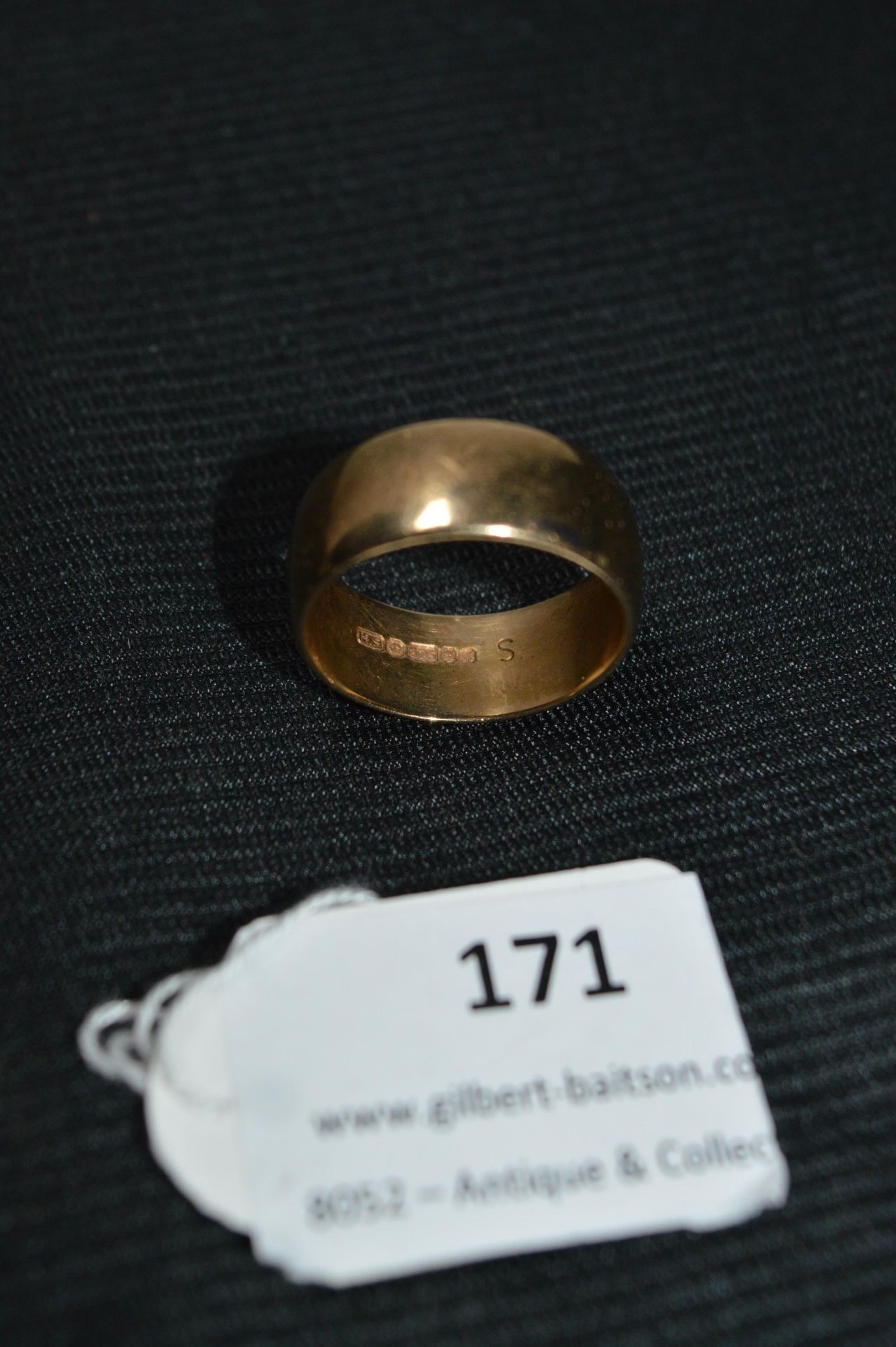 9ct Gold Ring - London 1975, approx 7g