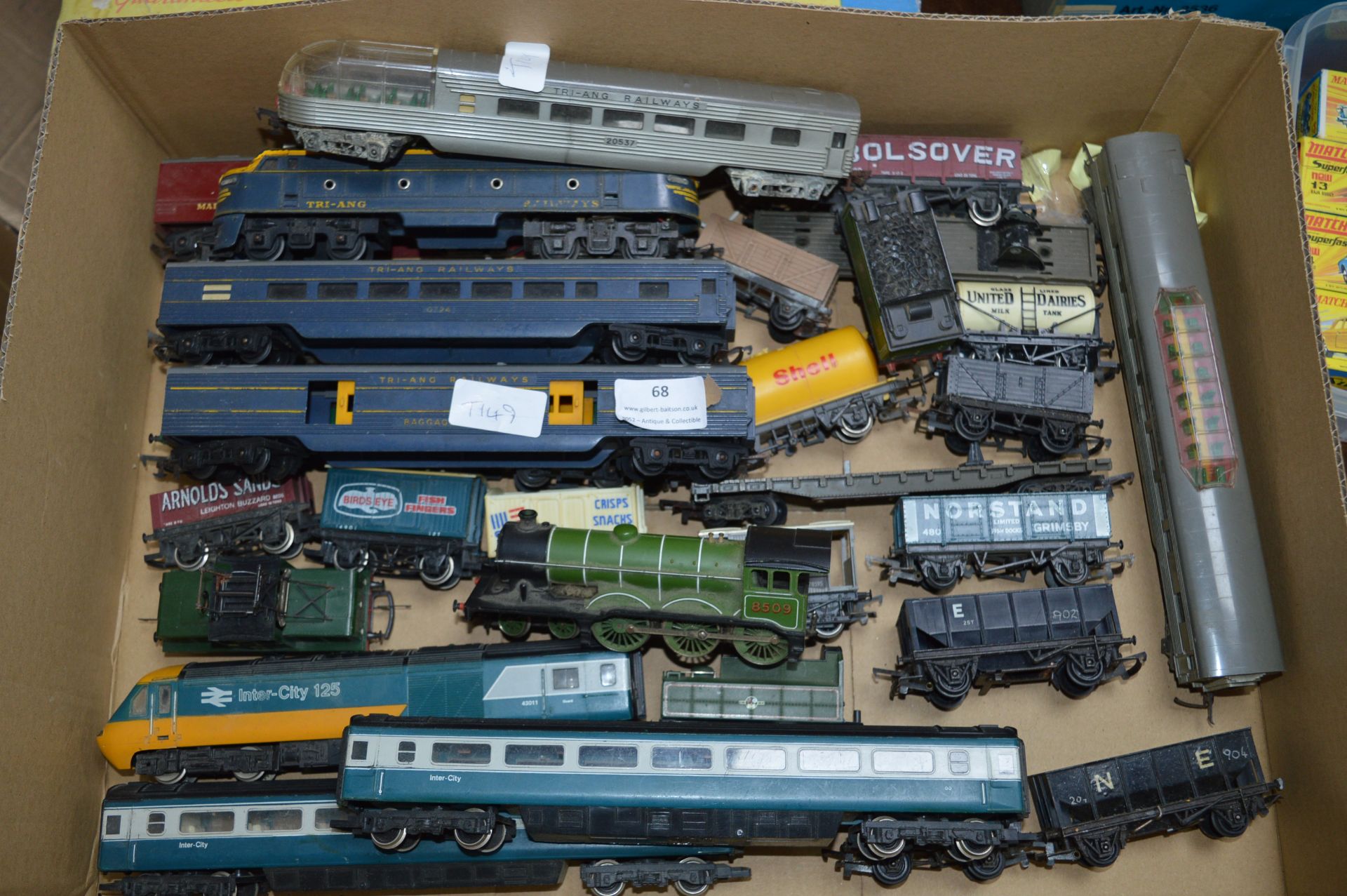 Collection of Hornby and Triang Railway Items