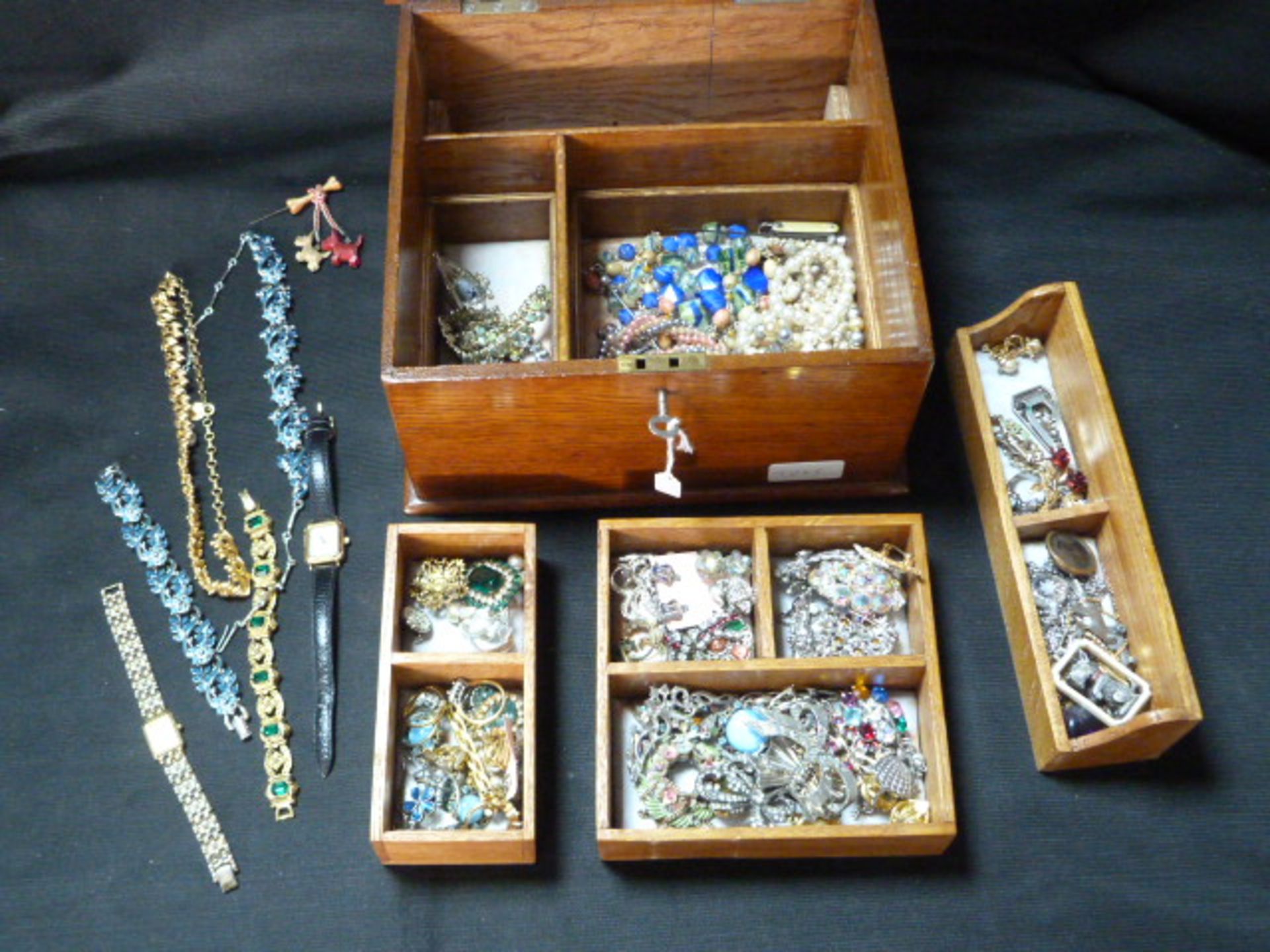 Jewellery Box Containing Assorted Costume Jeweller - Image 2 of 2