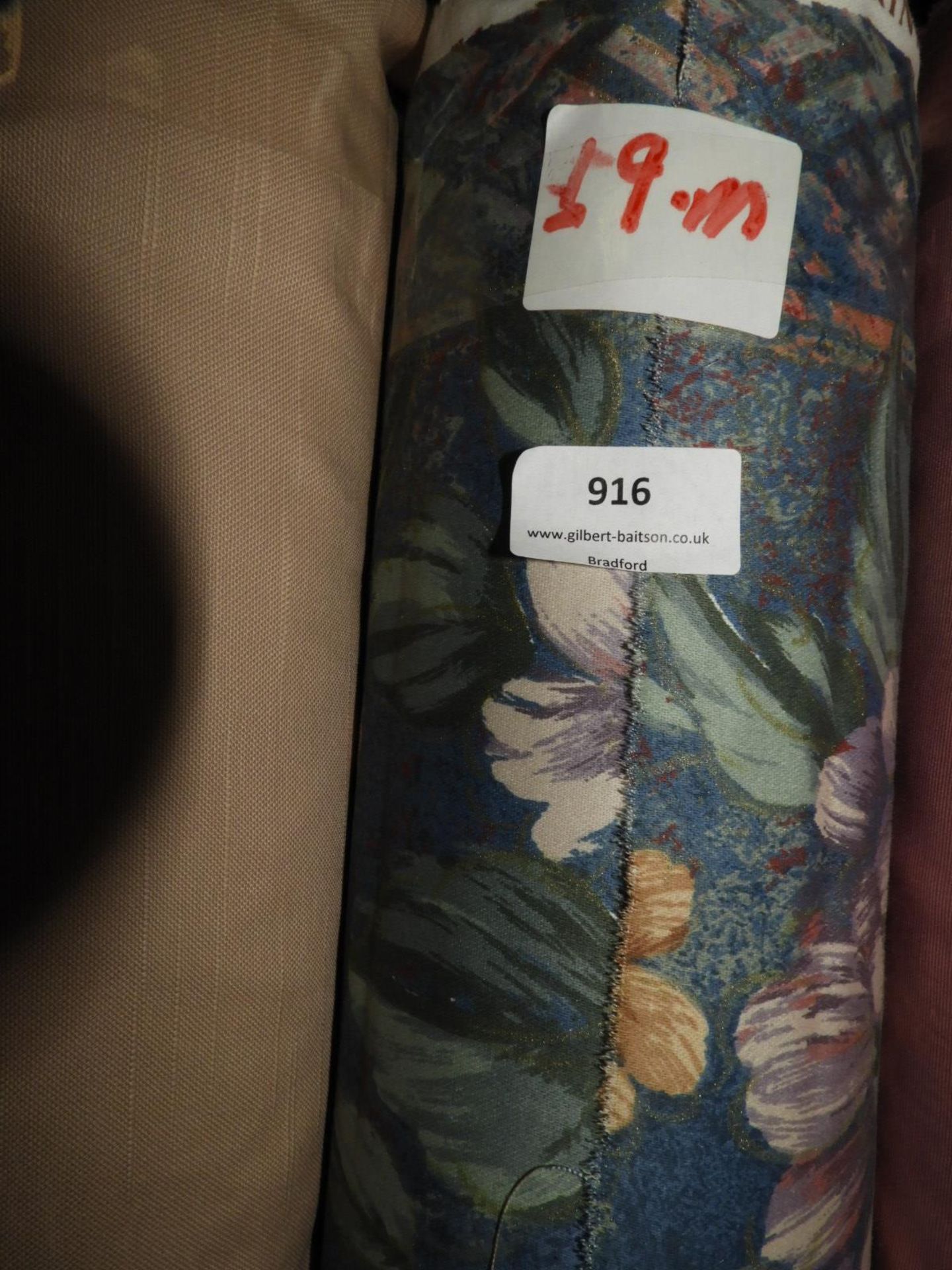 59m Roll of Floral Pattern Fabric