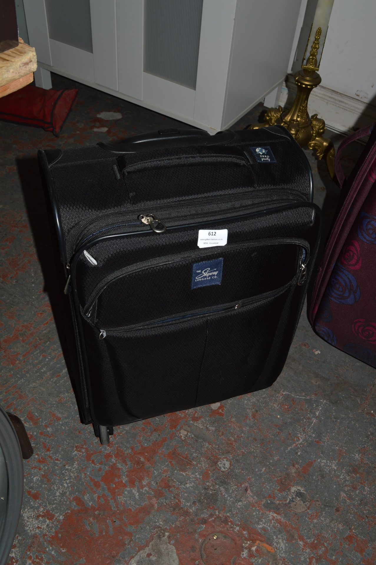 *Zero Gravity Pull Along Suitcase