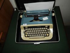 Safari Portable Typewriter in Carry Case