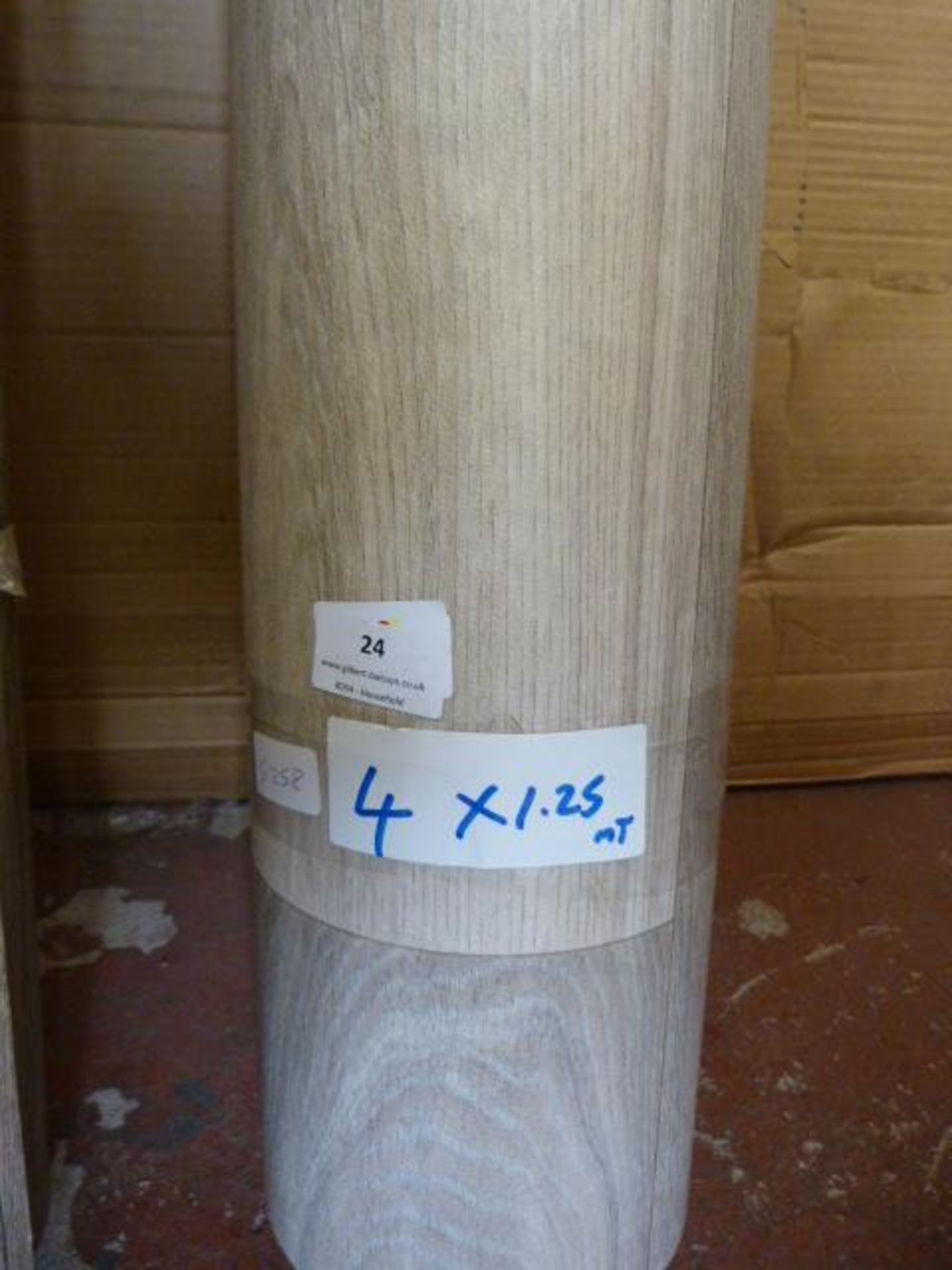 Roll of Wood Effect Lino 4x1.15m