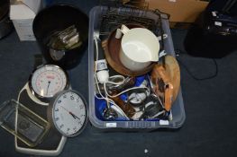 Box of Household Electrical Goods, Kitchenware, et