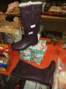 *Pair of Town & Country Wellies (Purple) Size:6