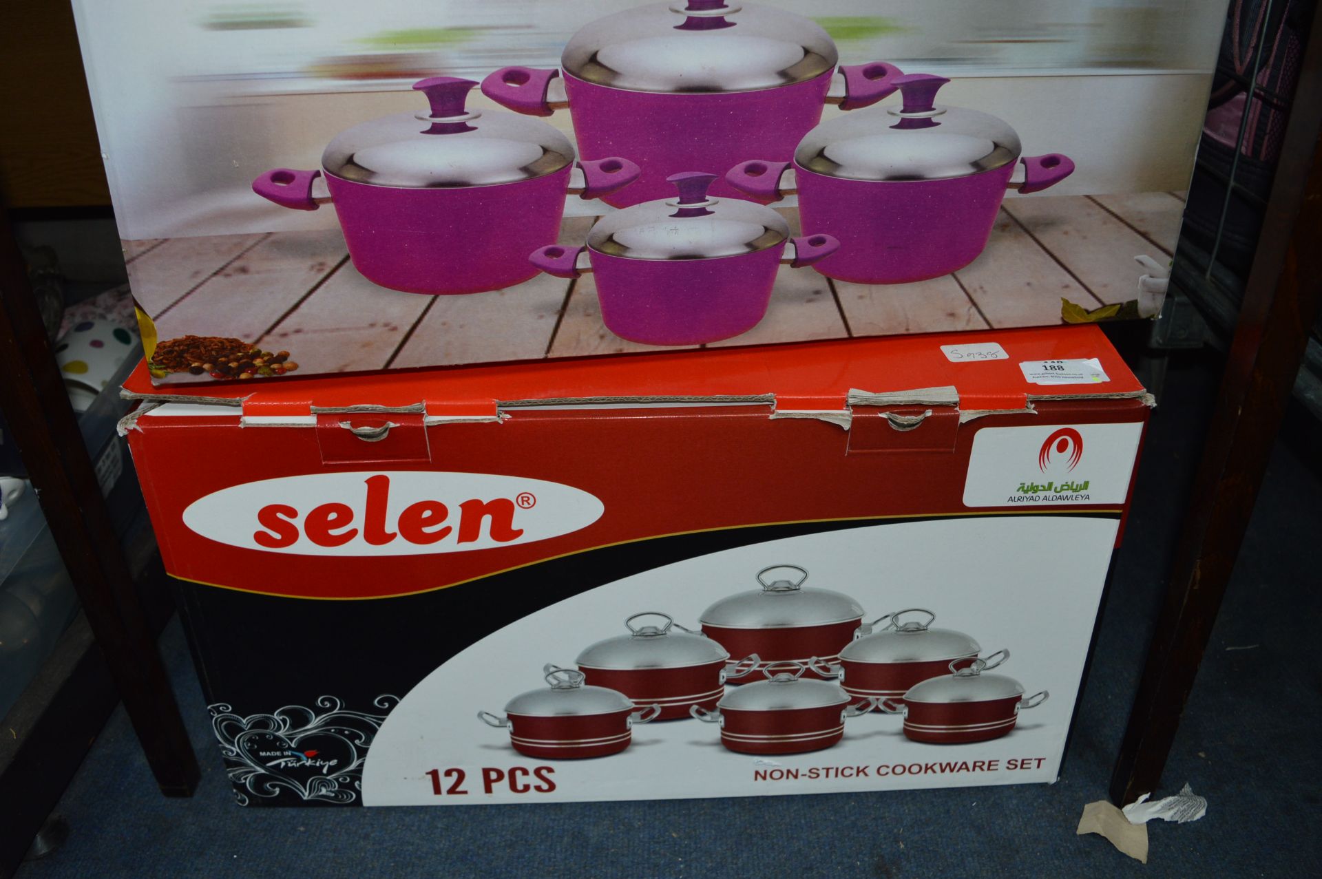 *Box of Selen Pans