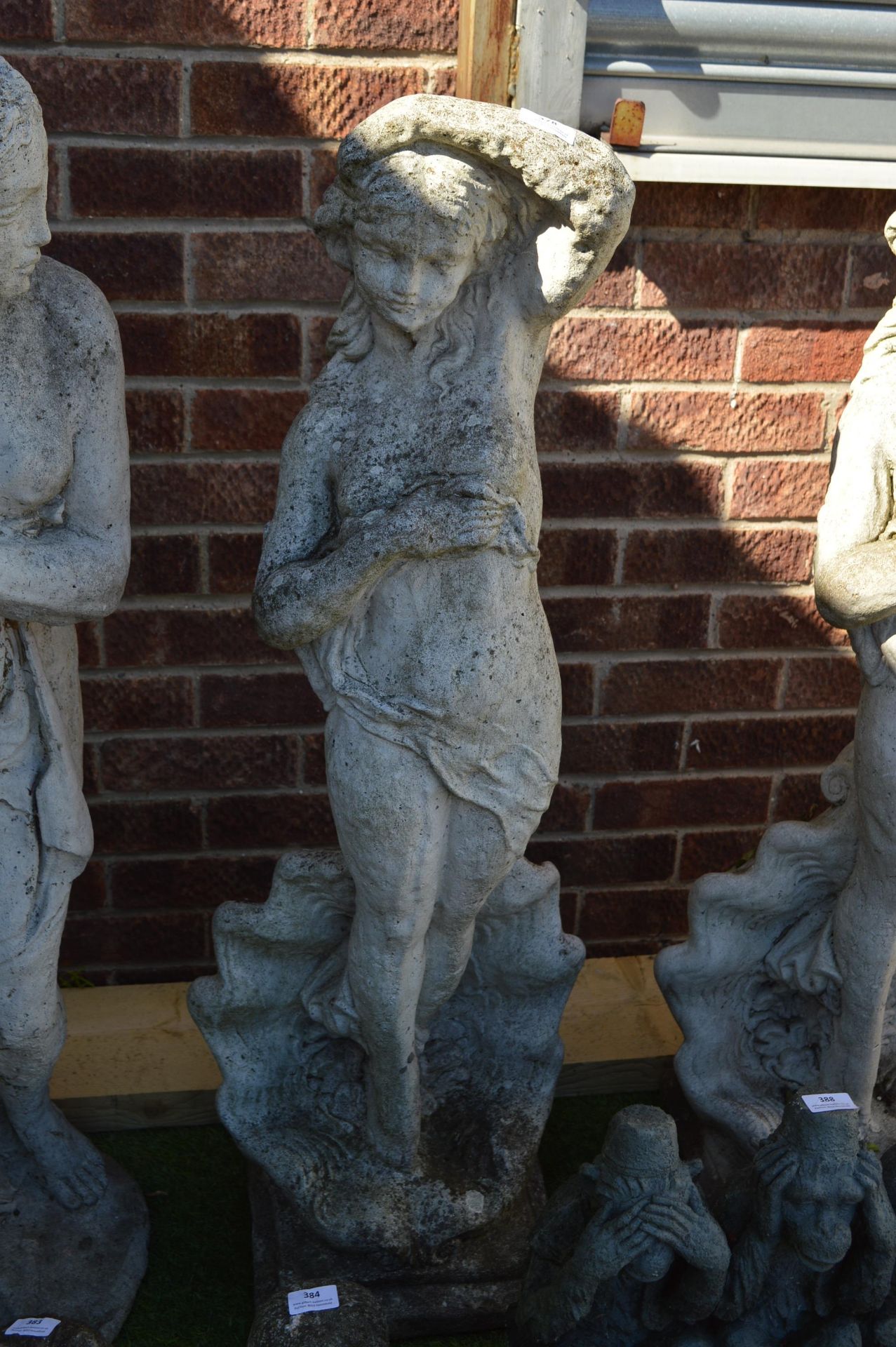 44" Garden Statue - Venus