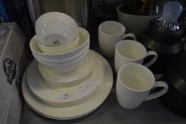 *Mikasa Trellis 18 Piece Dinnerware Set