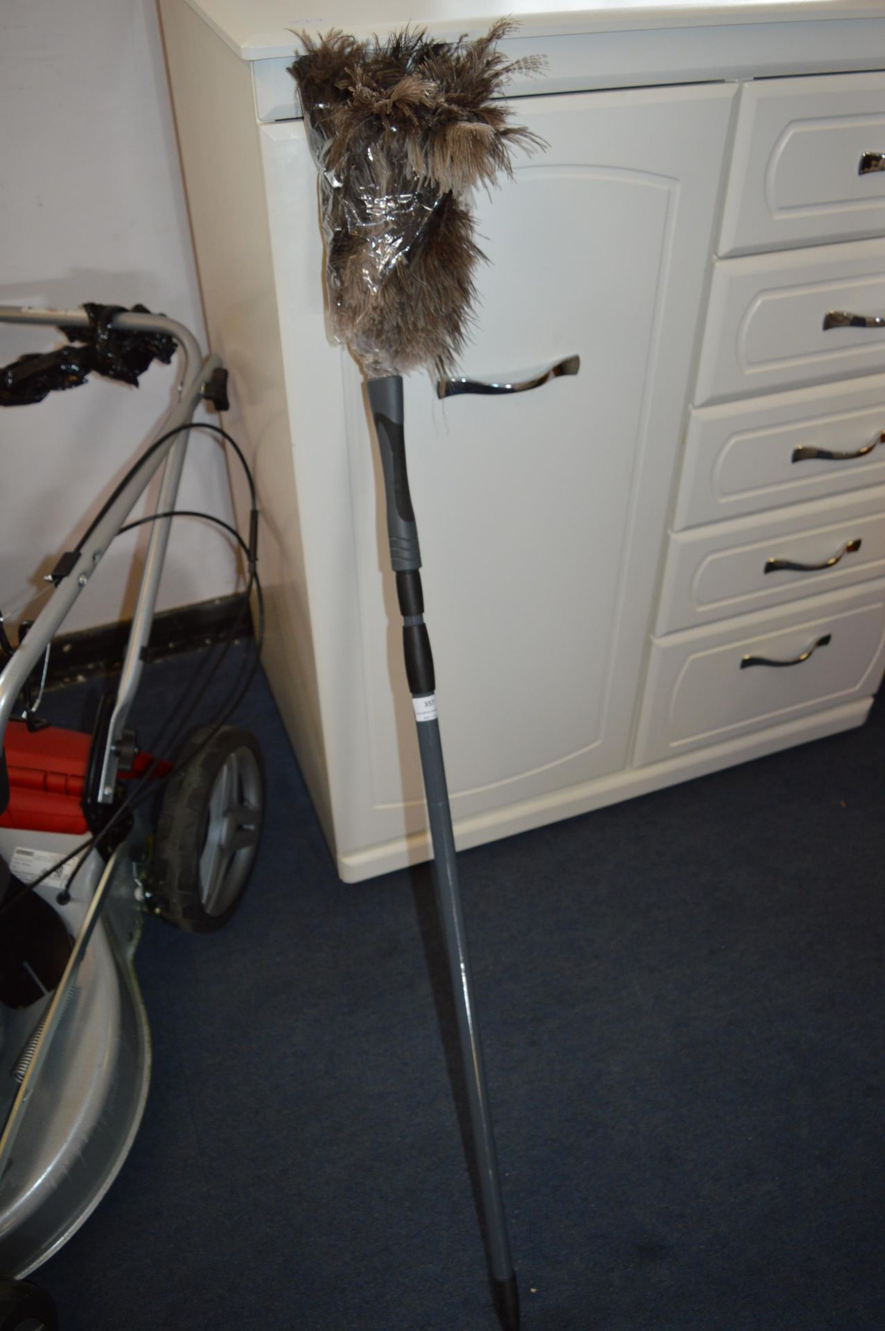 *Telescopic Ostrich Duster