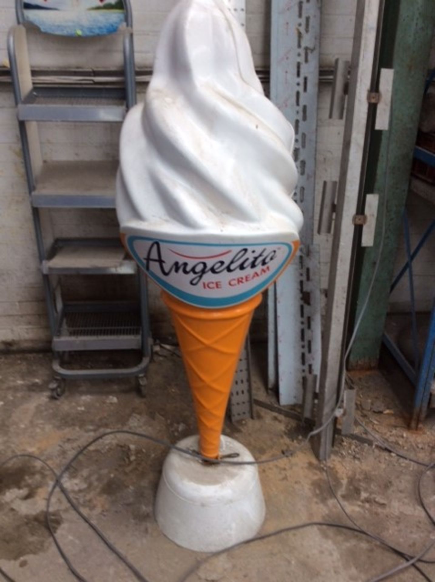 *Ice Cream Display Branded Angelito