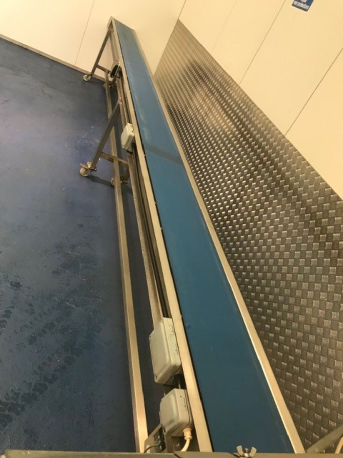 *Long Conveyor