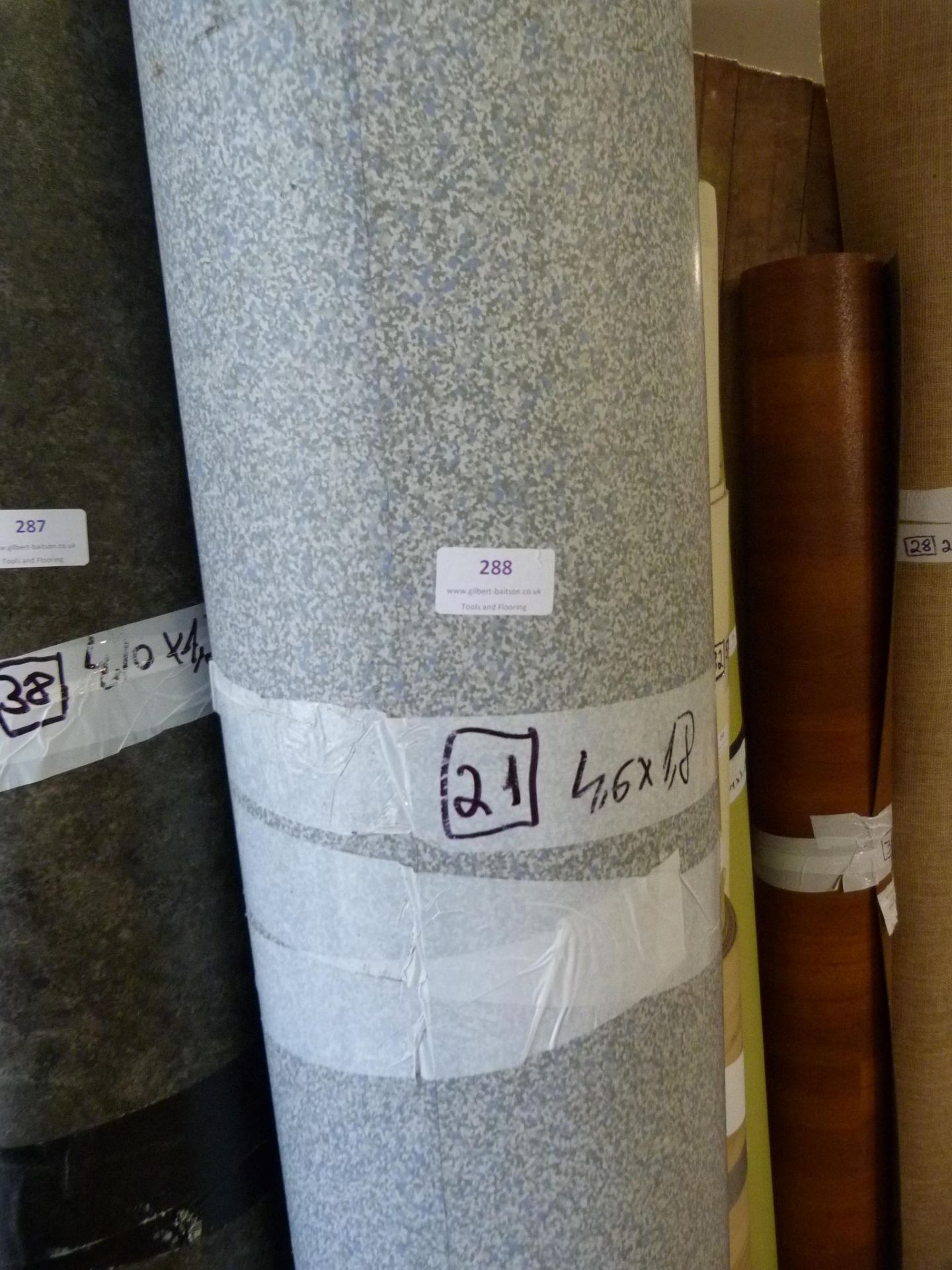 4.6m x 1.8m Roll of Vinyl Flooring (Grey)