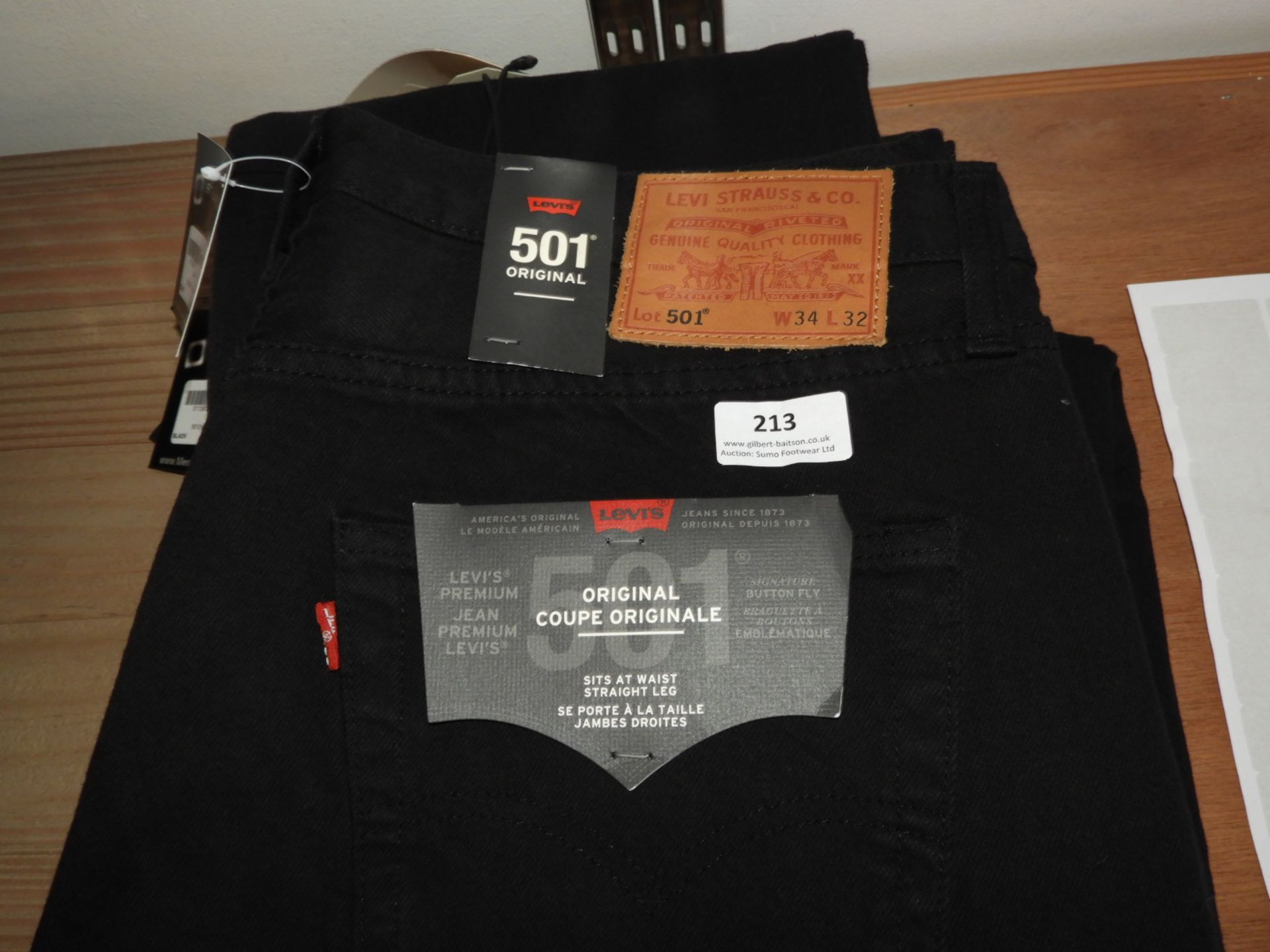*Levi 501 Denim Jeans (Black) Size: 34/32