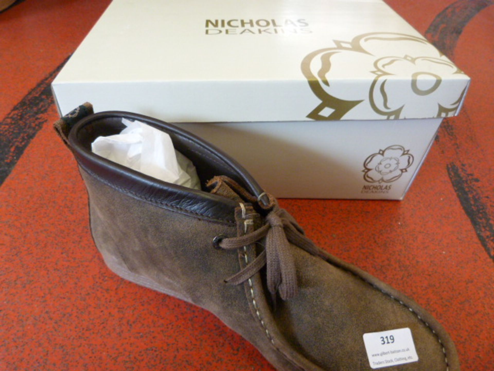 *Nicholas Deakin Light Brown Suede Boots Size: 11
