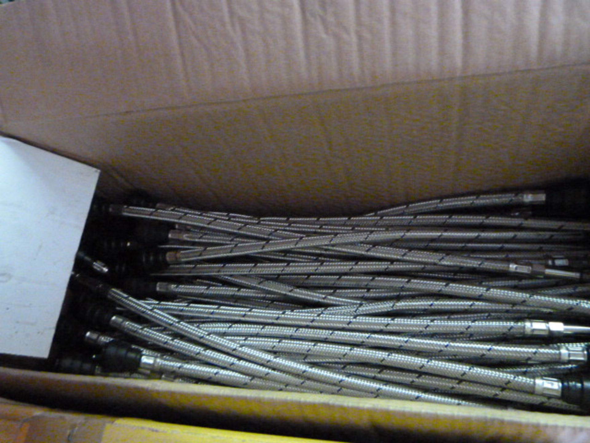 *Box of Hydroelectric Hoses with Valves