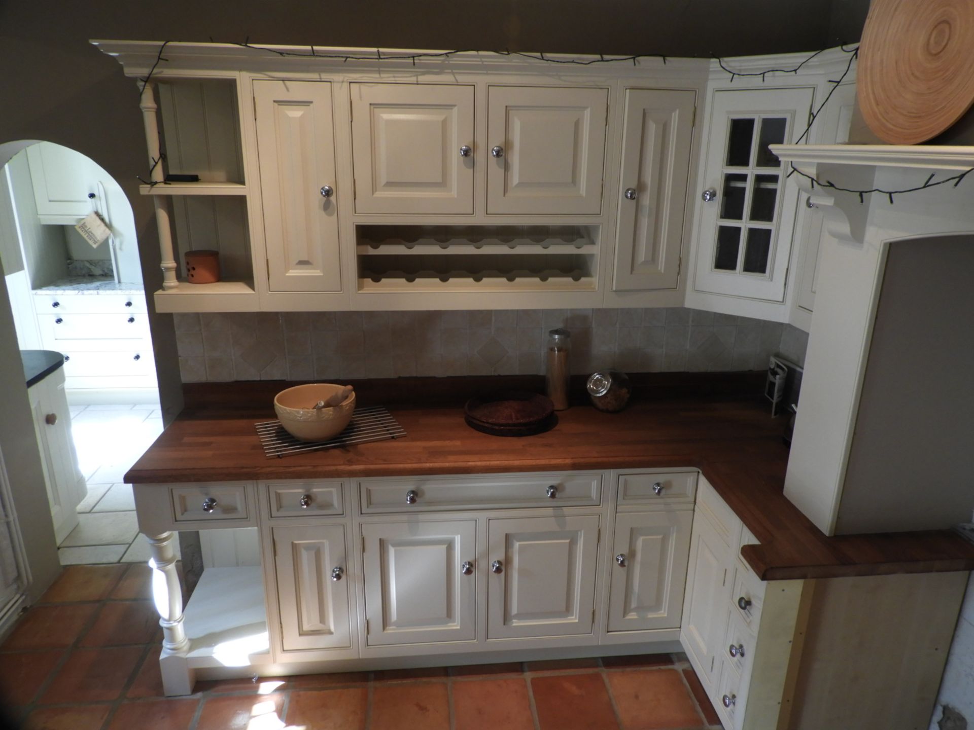 *Handcrafted L-Shape Kitchen... - Image 3 of 4