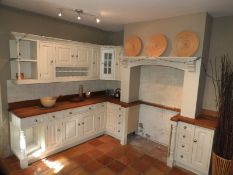 *Handcrafted L-Shape Kitchen...