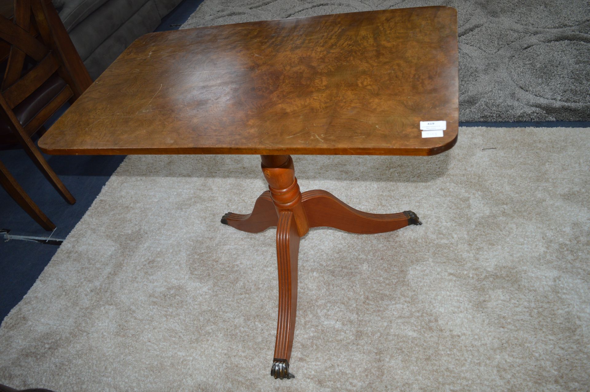 Pedestal Table (AF)