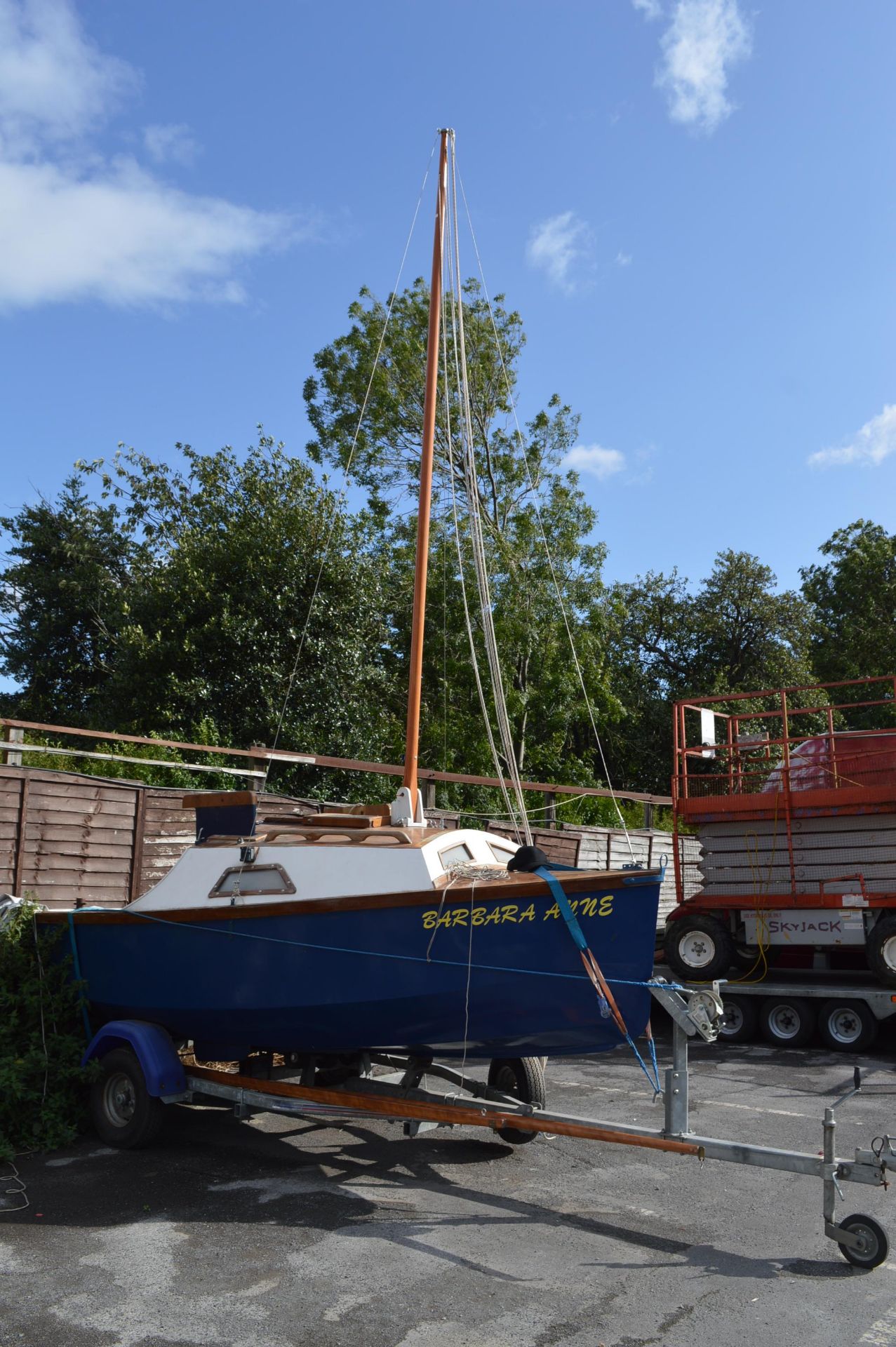 Hand Built Gaff Rig Day Sailing Boat with Road Trailer