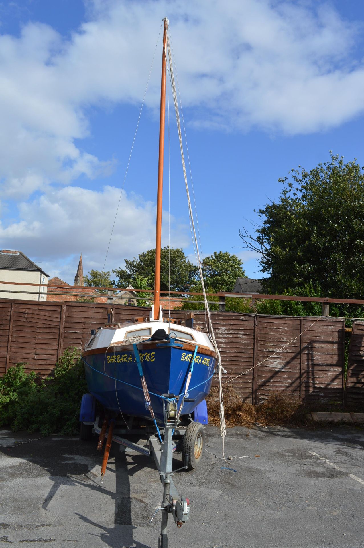 Hand Built Gaff Rig Day Sailing Boat with Road Trailer - Image 2 of 5