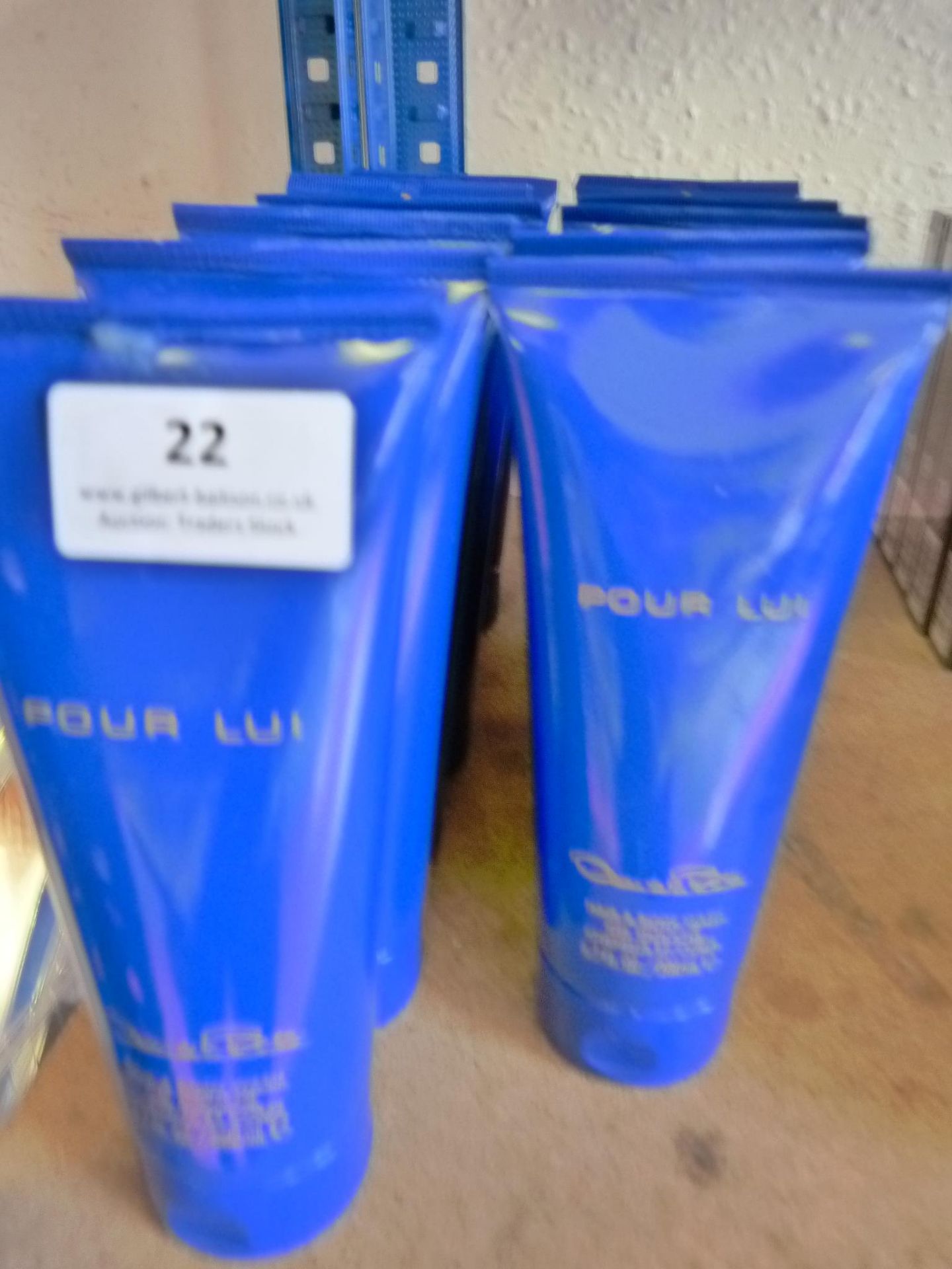 *Eleven 200ml Tube of Pour Lui Body Wash