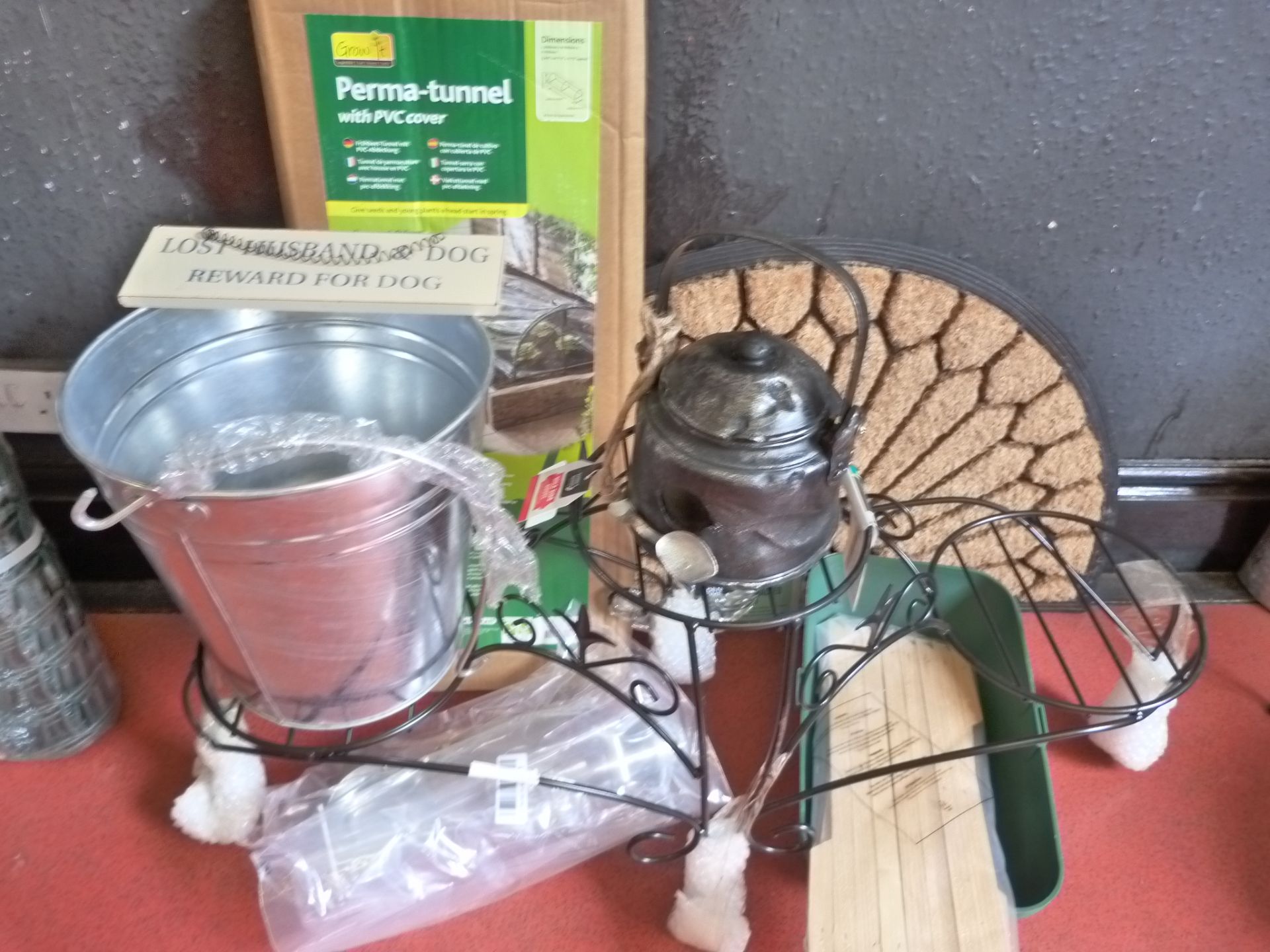 *Job Lot of Garden Accessories Including Perma Tun