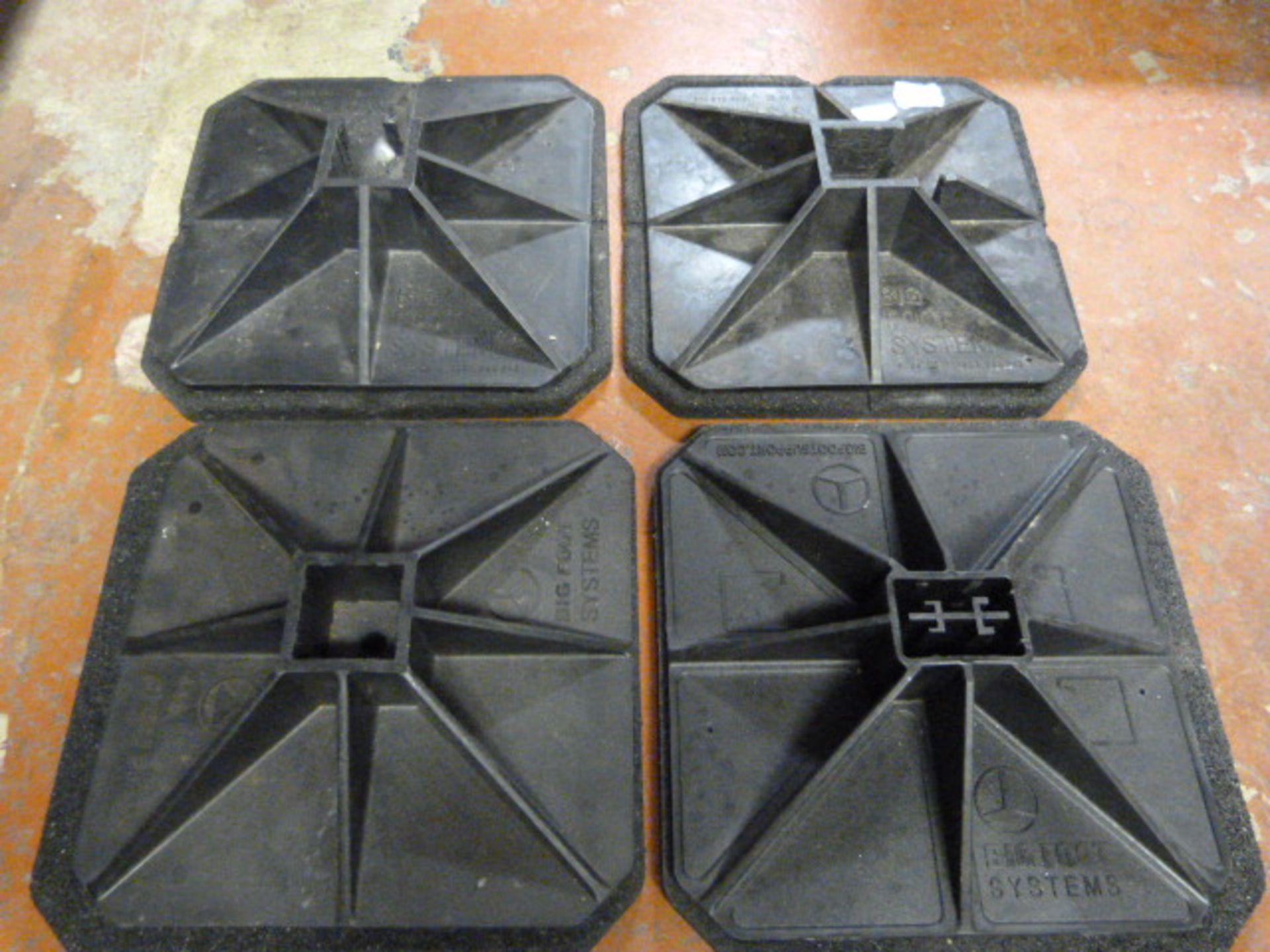 *Set of Four Bigfoot Outrigger Roofing Systems